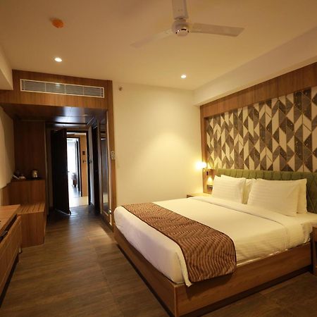 Mandarin Sky Hotel Kannur Exterior photo