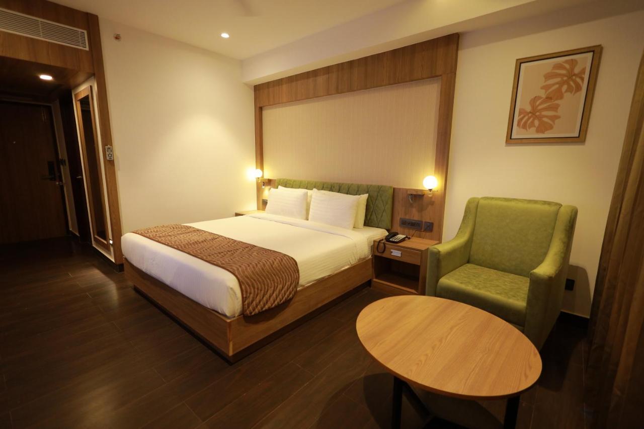 Mandarin Sky Hotel Kannur Exterior photo