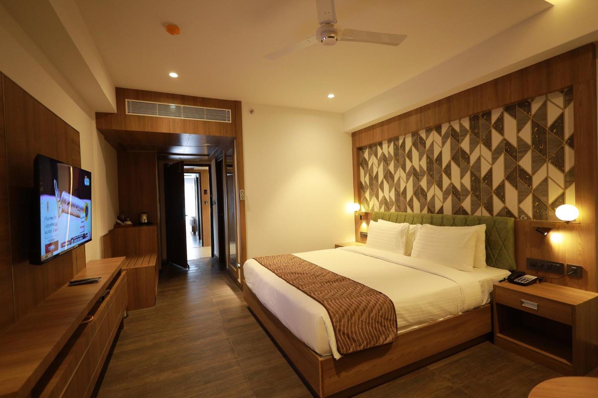 Mandarin Sky Hotel Kannur Exterior photo