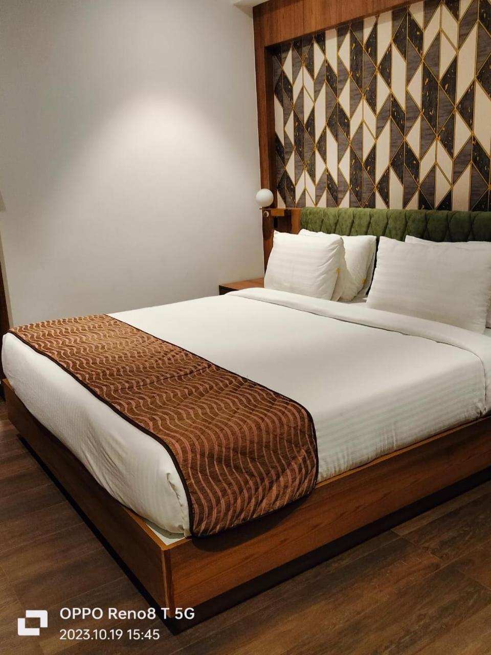 Mandarin Sky Hotel Kannur Exterior photo